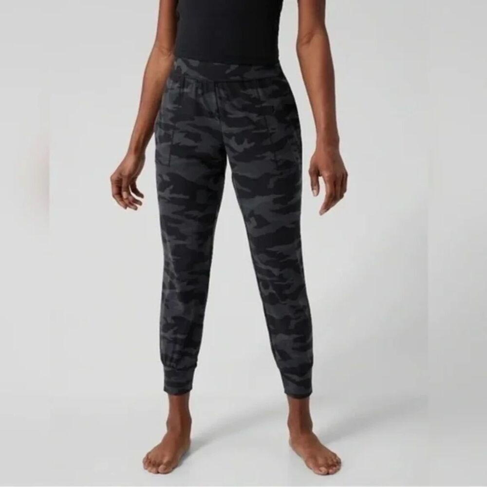 Athleta Salutation Grey Camo Jogger SO SOFT! Size XS